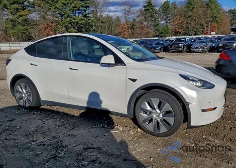 2022 Tesla Model Y from USA, damaged, VIN 7SAYGAEE7NF383438